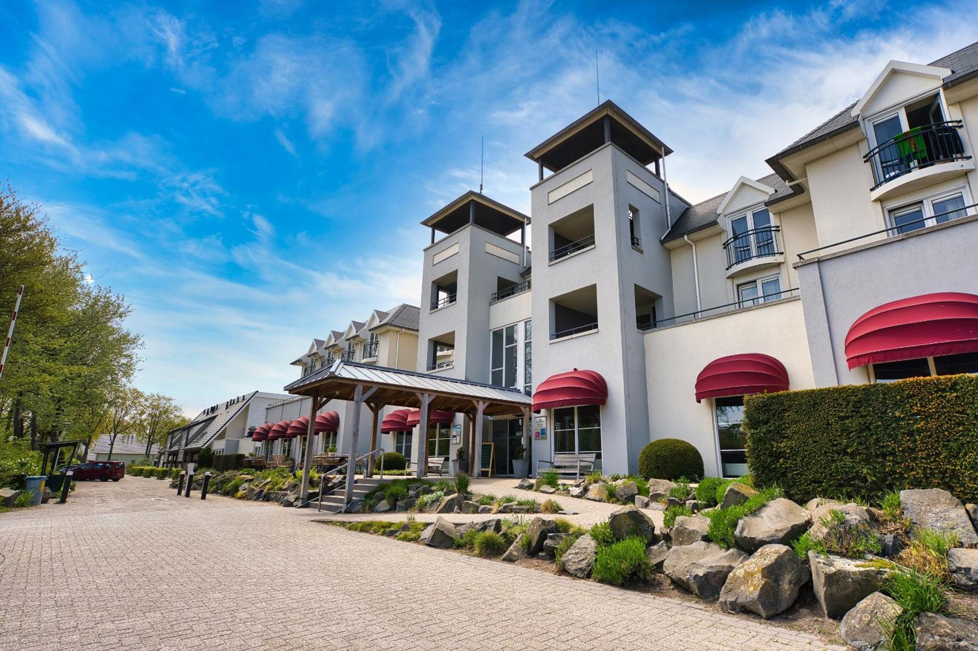 Hotel De Zeeuwse Stromen เรอเนสเซอ ภายนอก รูปภาพ